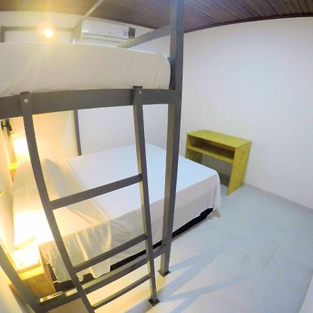 Hostel Da Milla Президенти-Фигейреду Экстерьер фото