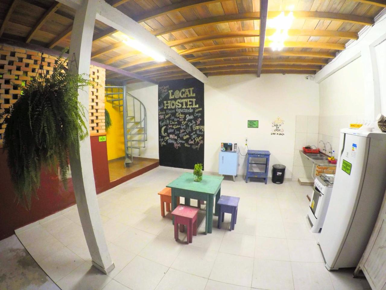 Hostel Da Milla Президенти-Фигейреду Экстерьер фото