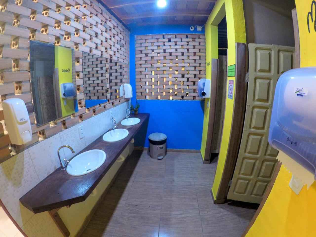 Hostel Da Milla Президенти-Фигейреду Экстерьер фото